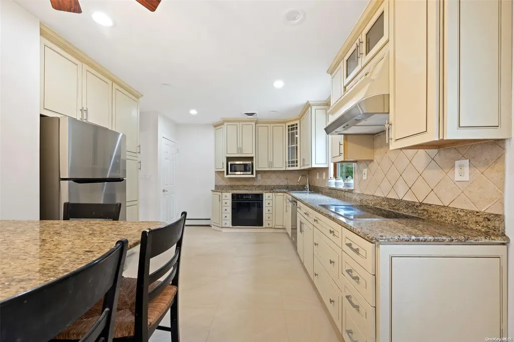 170 Crabapple Road Manhasset NY 11030