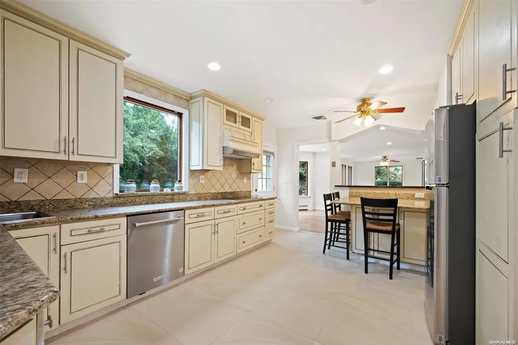 170 Crabapple Road Manhasset NY 11030