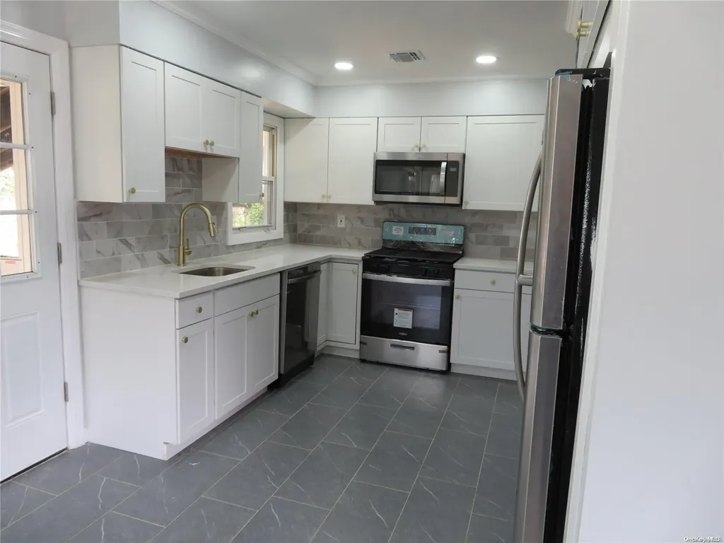 177 Tree Road Centereach NY 11720