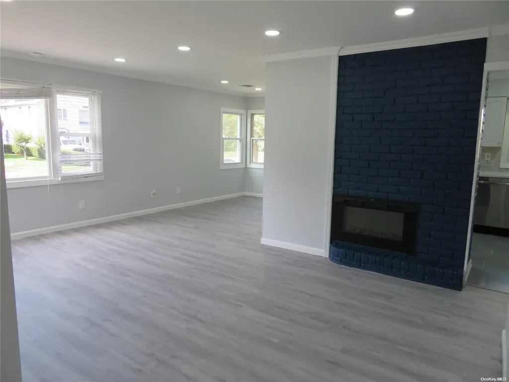 177 Tree Road Centereach NY 11720