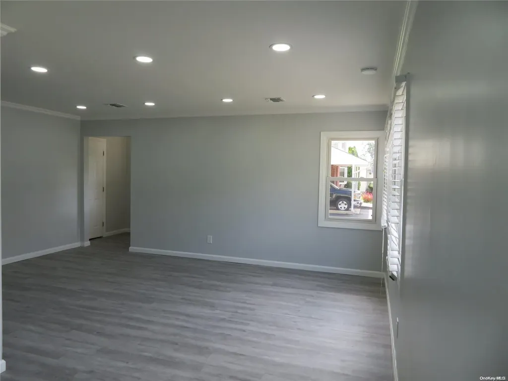 177 Tree Road Centereach NY 11720