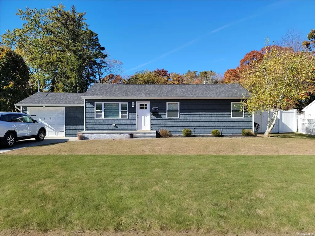 1013 Joselson Avenue Bay Shore NY 11706