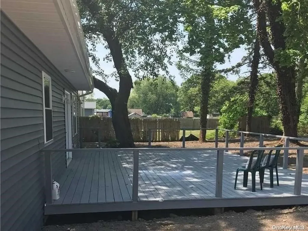 1013 Joselson Avenue Bay Shore NY 11706