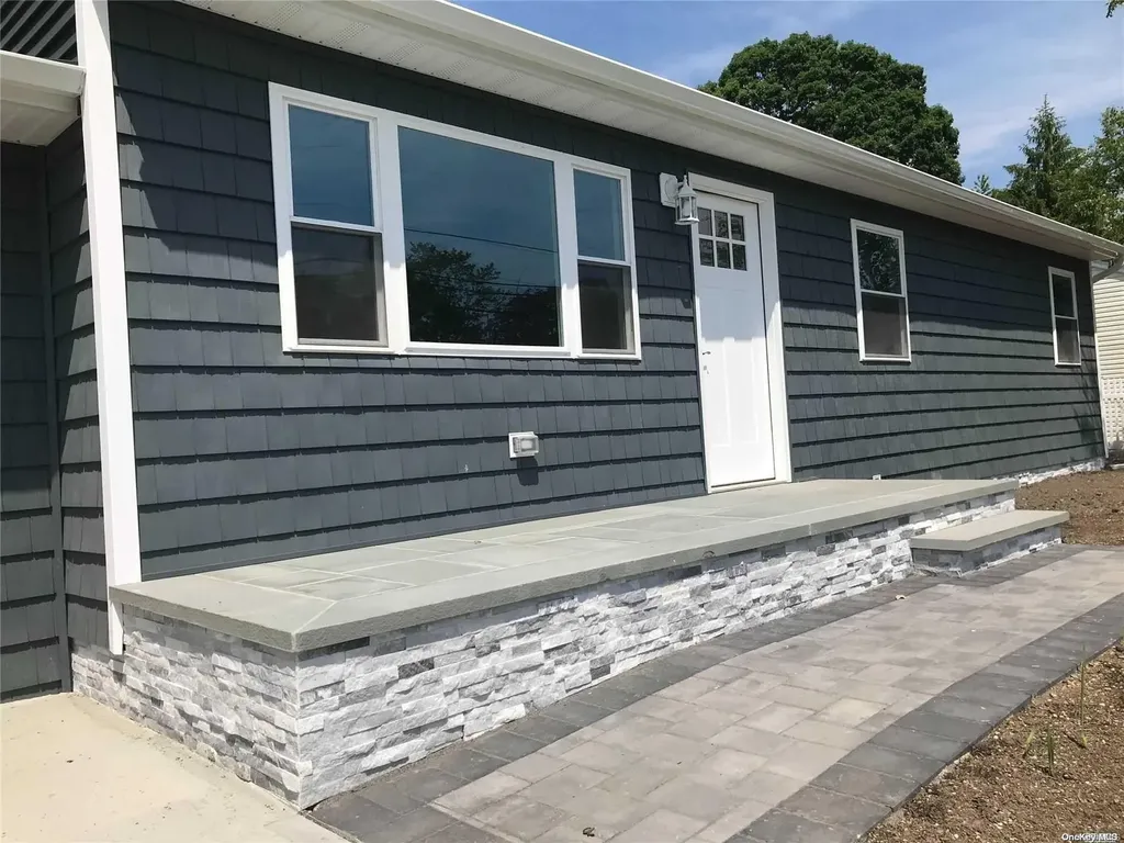 1013 Joselson Avenue Bay Shore NY 11706