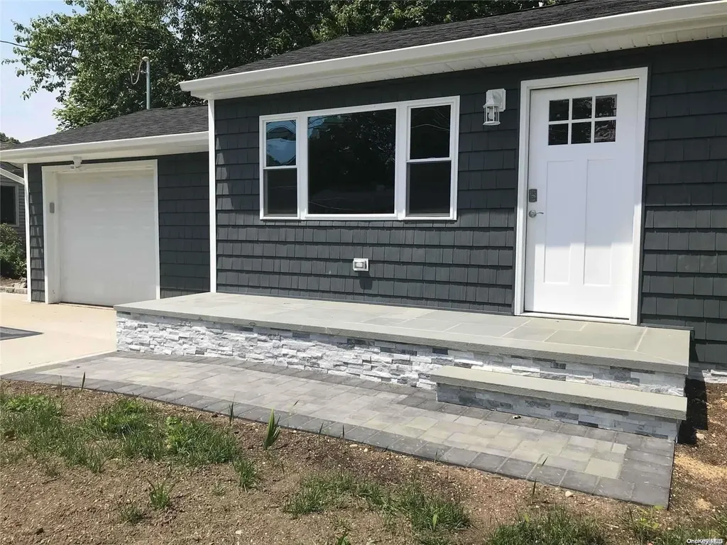 1013 Joselson Avenue Bay Shore NY 11706