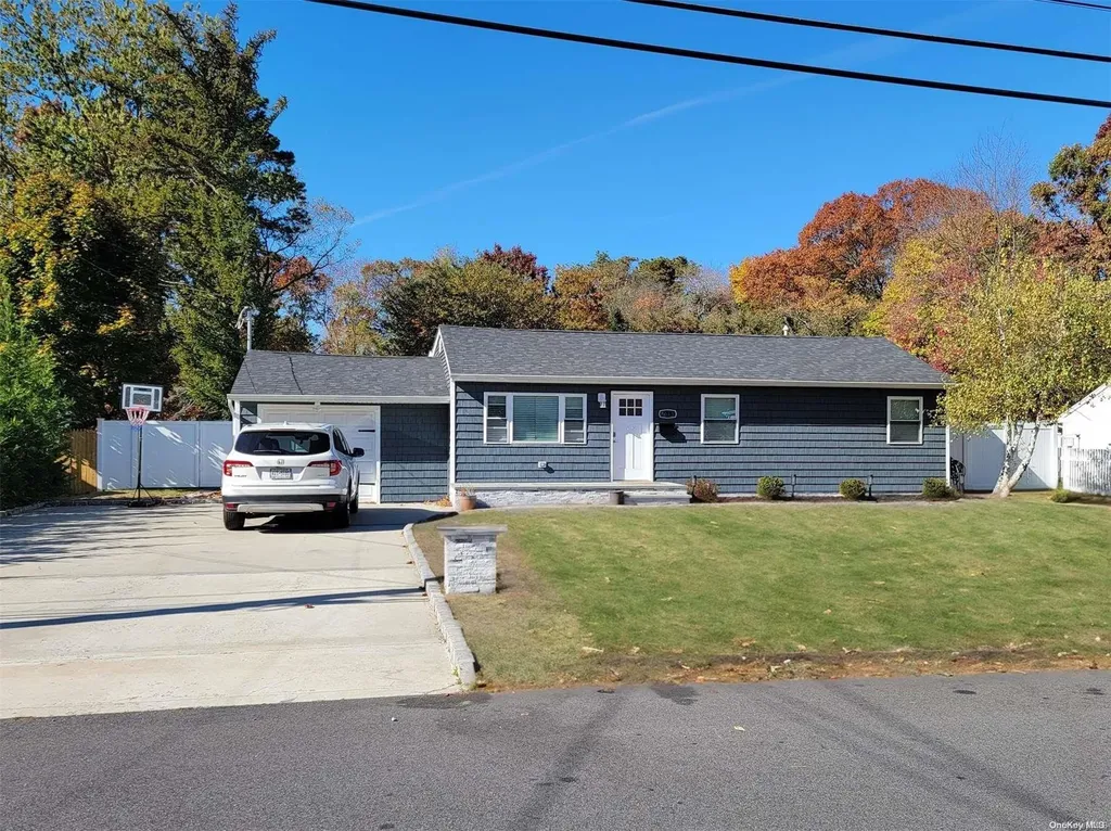 1013 Joselson Avenue Bay Shore NY 11706