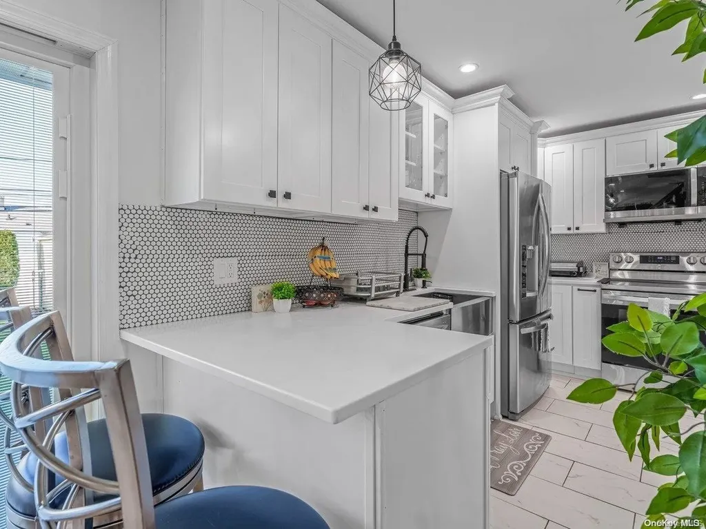 22 Grant Street Freeport NY 11520
