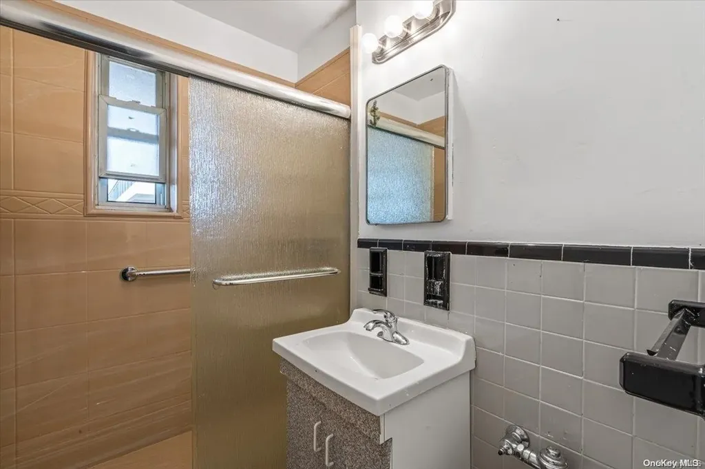 162-41 Powells Cove Boulevard Beechhurst NY 11357
