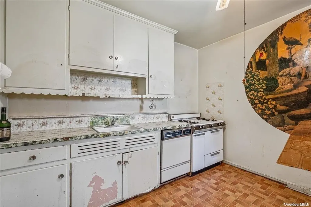 162-41 Powells Cove Boulevard Beechhurst NY 11357
