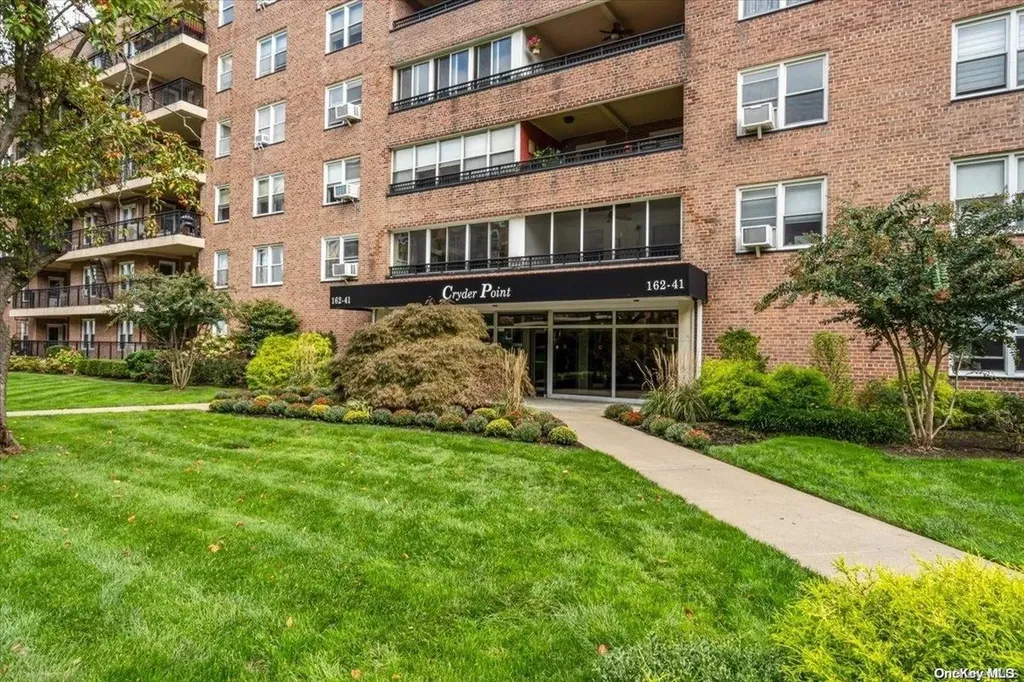 162-41 Powells Cove Boulevard Beechhurst NY 11357