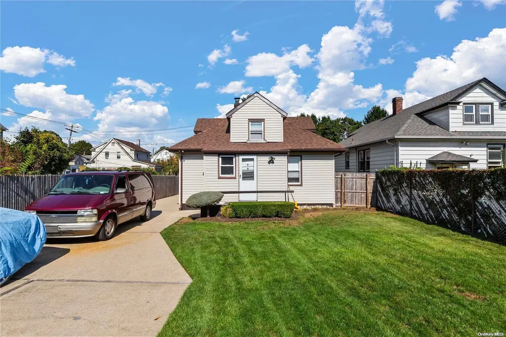12 Elizabeth Avenue Hempstead NY 11550
