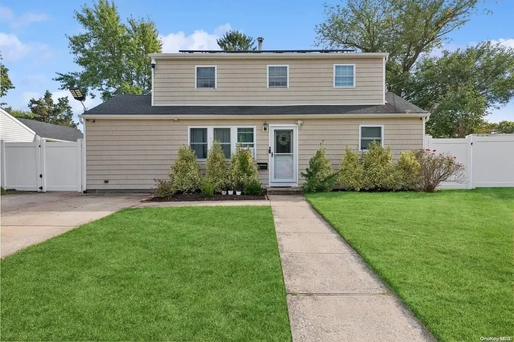 48 Ash Street Central Islip NY 11722