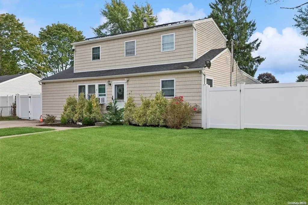 48 Ash Street Central Islip NY 11722