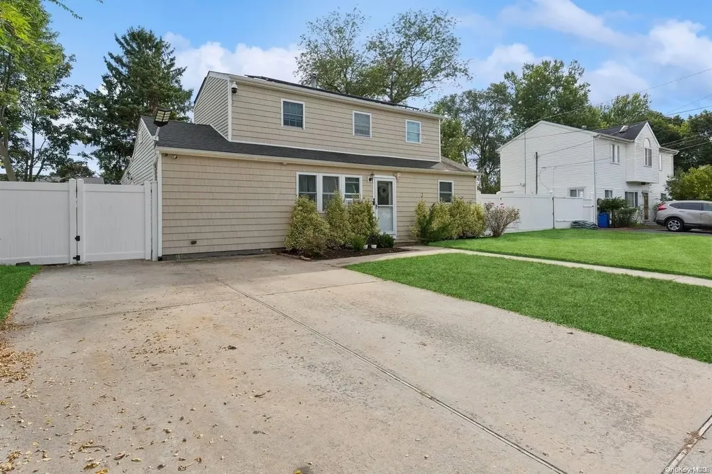 48 Ash Street Central Islip NY 11722