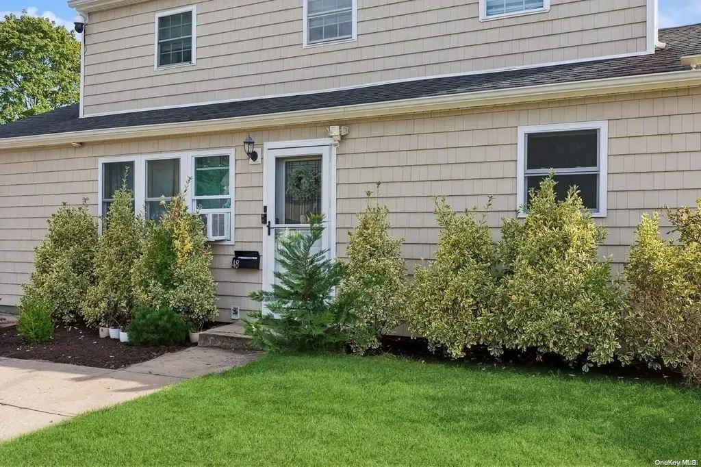 48 Ash Street Central Islip NY 11722