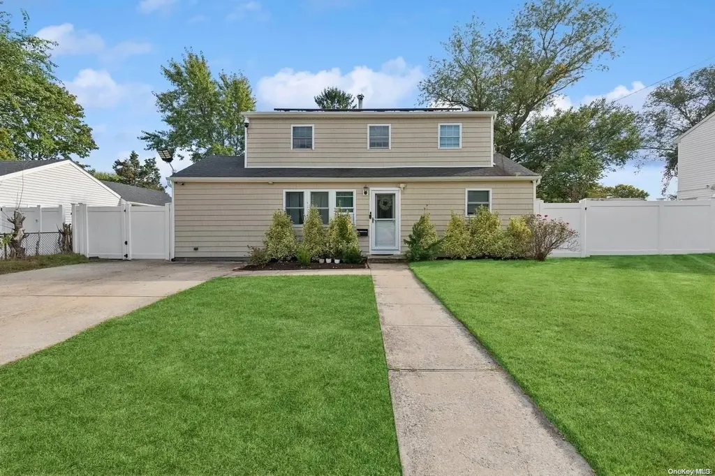 48 Ash Street Central Islip NY 11722