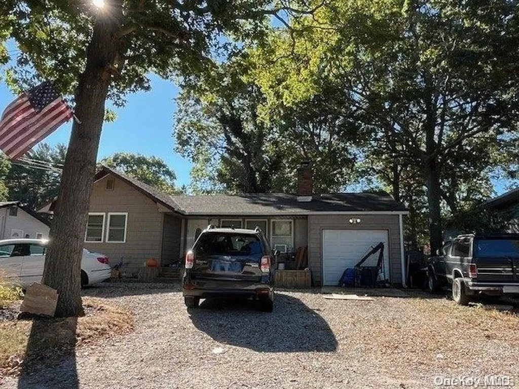 70 Patchogue Avenue Mastic NY 11950