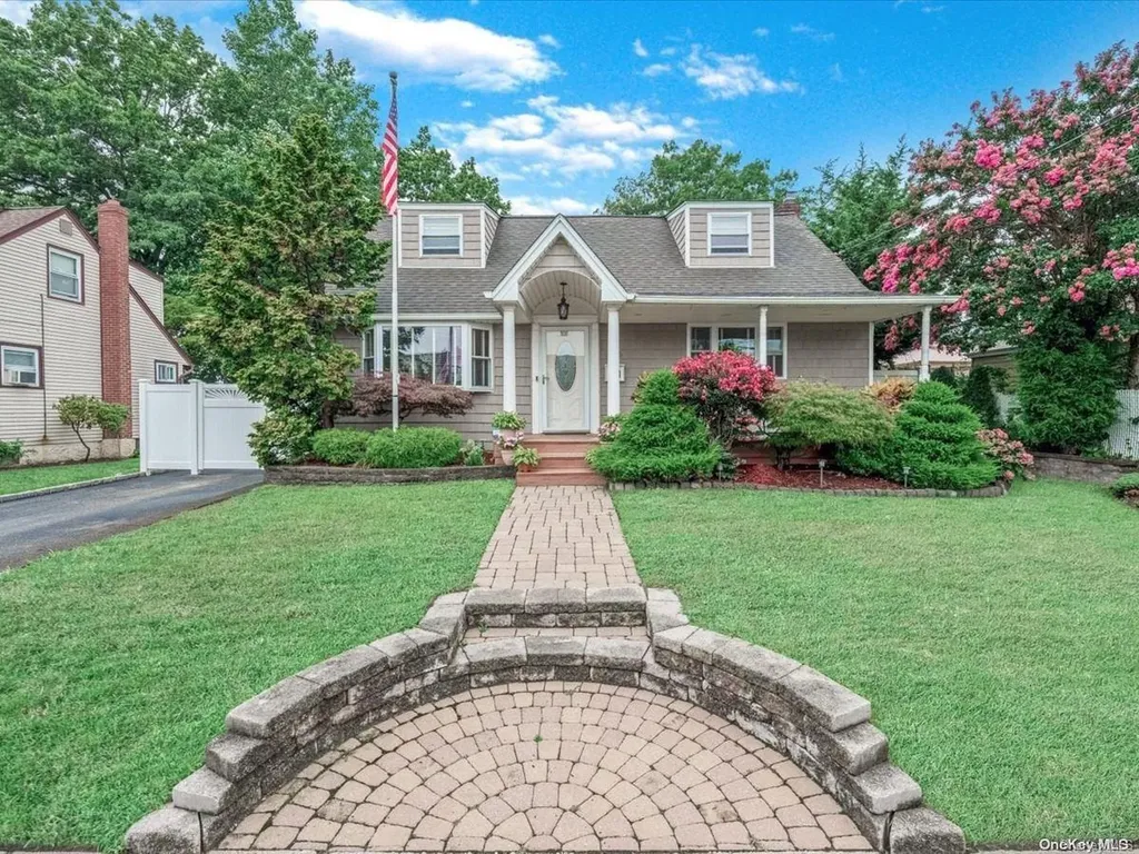 536 Lucille Avenue Elmont NY 11003