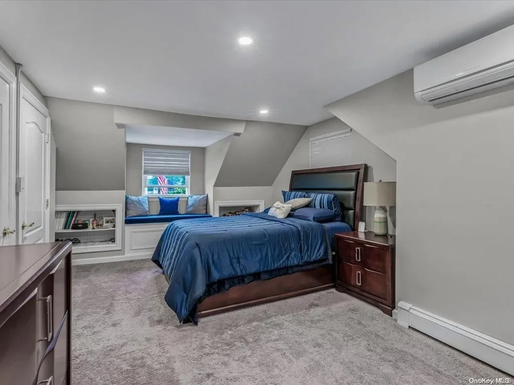 536 Lucille Avenue Elmont NY 11003