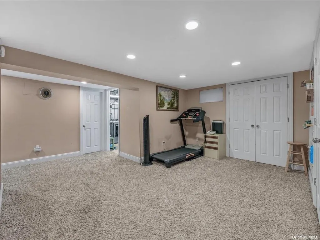 536 Lucille Avenue Elmont NY 11003