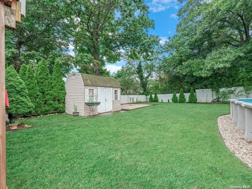 536 Lucille Avenue Elmont NY 11003