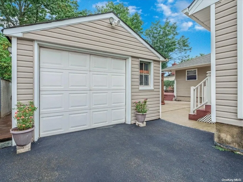 536 Lucille Avenue Elmont NY 11003