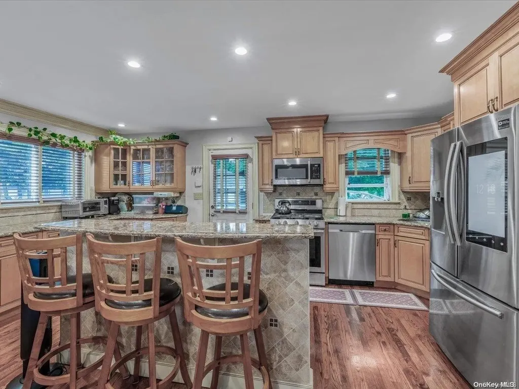 536 Lucille Avenue Elmont NY 11003