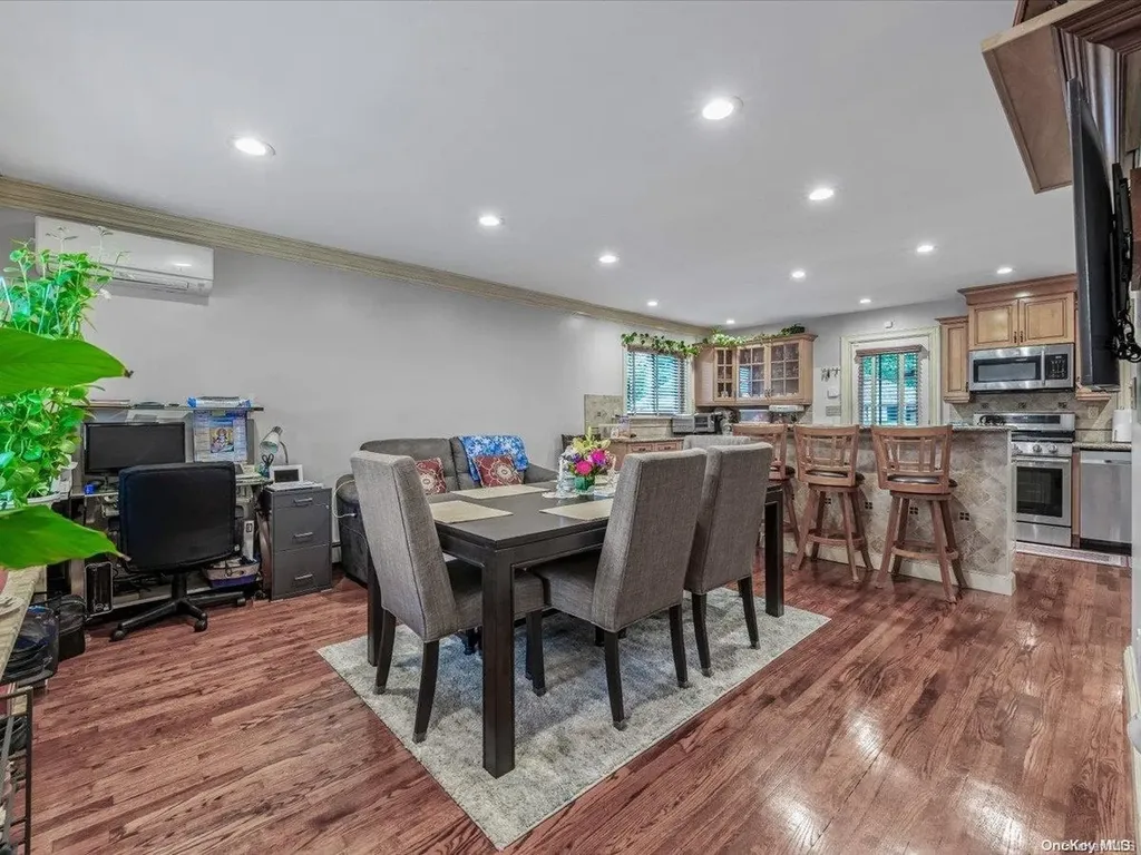 536 Lucille Avenue Elmont NY 11003