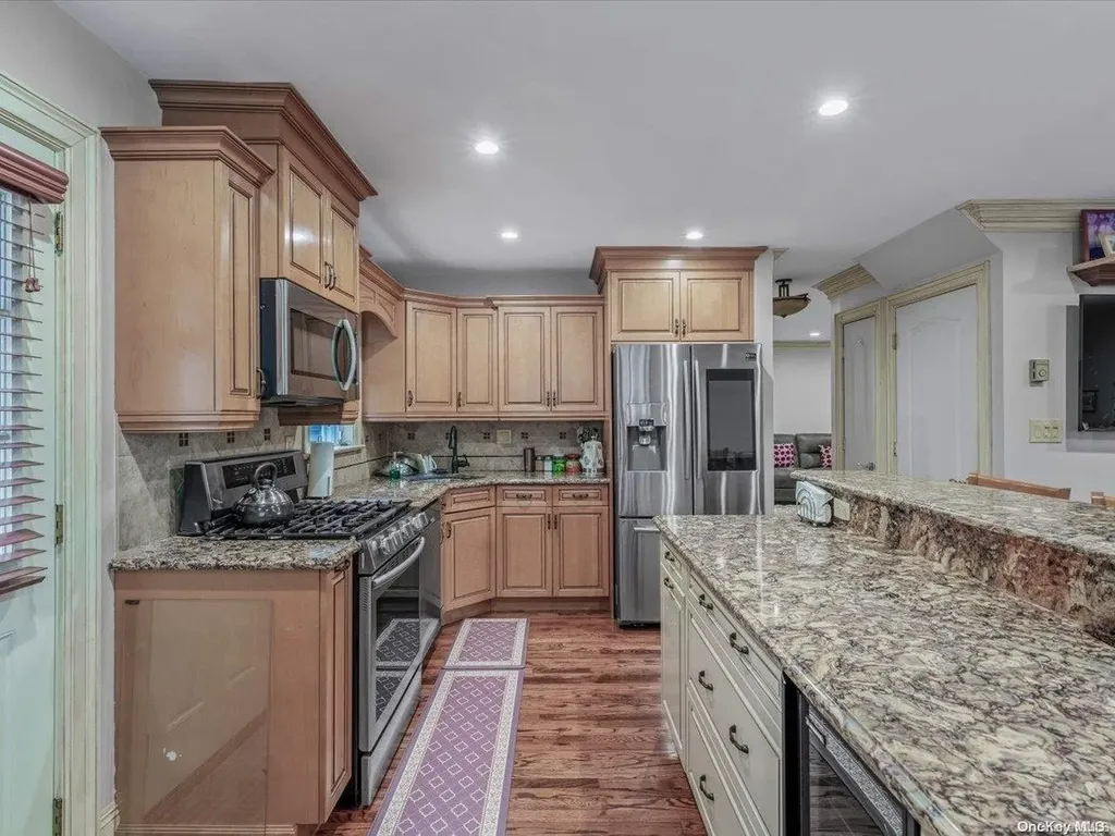 536 Lucille Avenue Elmont NY 11003
