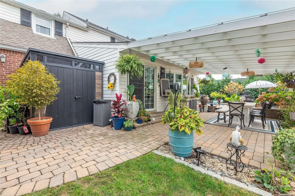 103 Arden Boulevard West Hempstead NY 11552