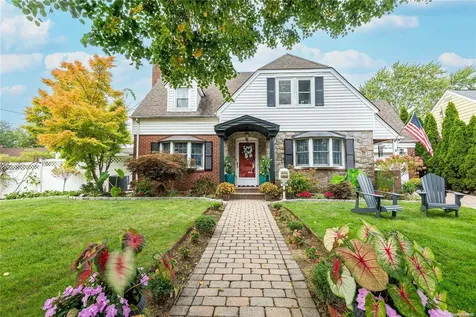 103 Arden Boulevard West Hempstead NY 11552
