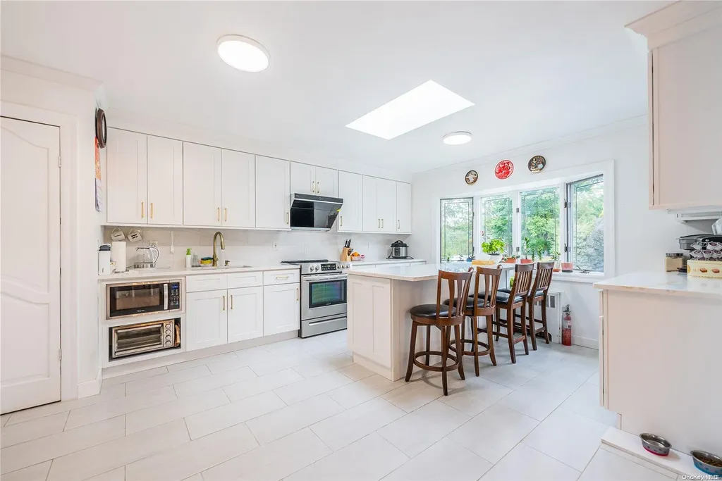 64 Melanie Lane Syosset NY 11791