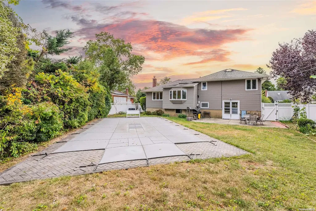 64 Melanie Lane Syosset NY 11791