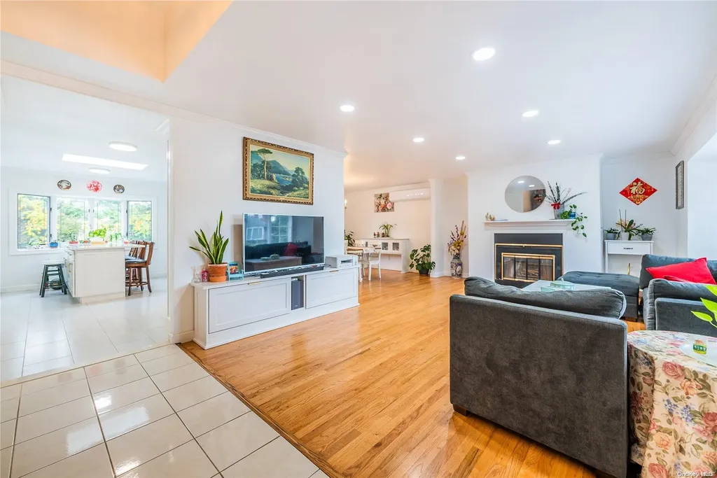 64 Melanie Lane Syosset NY 11791