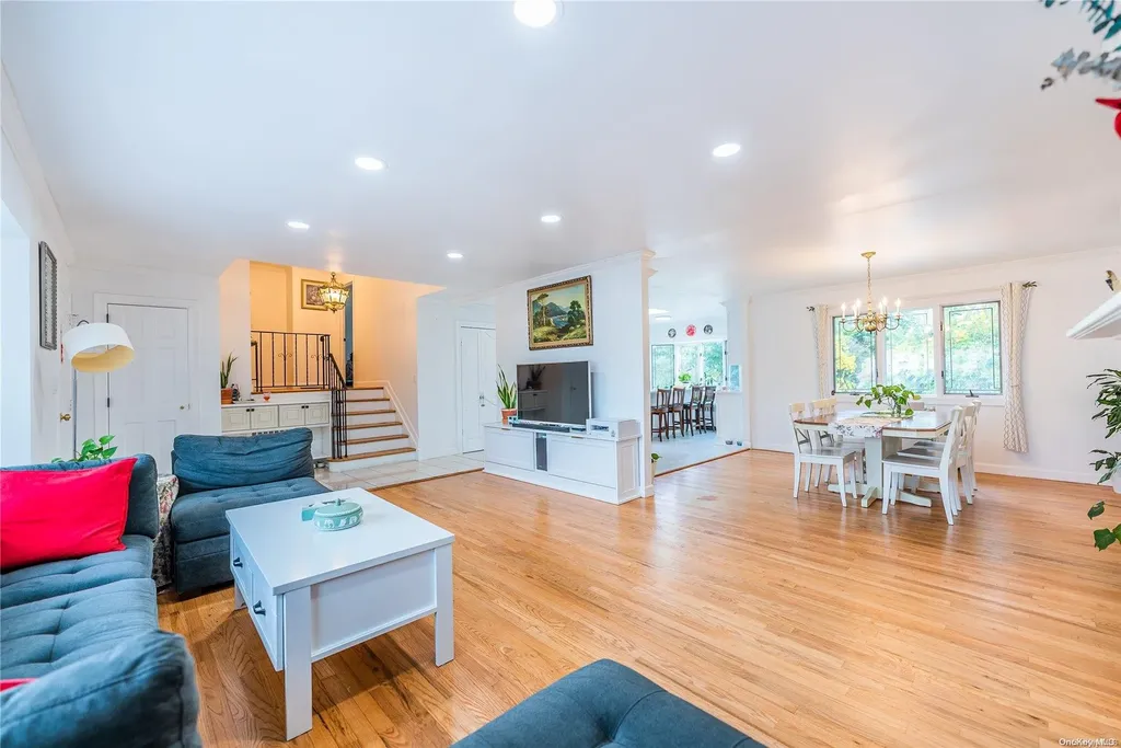 64 Melanie Lane Syosset NY 11791