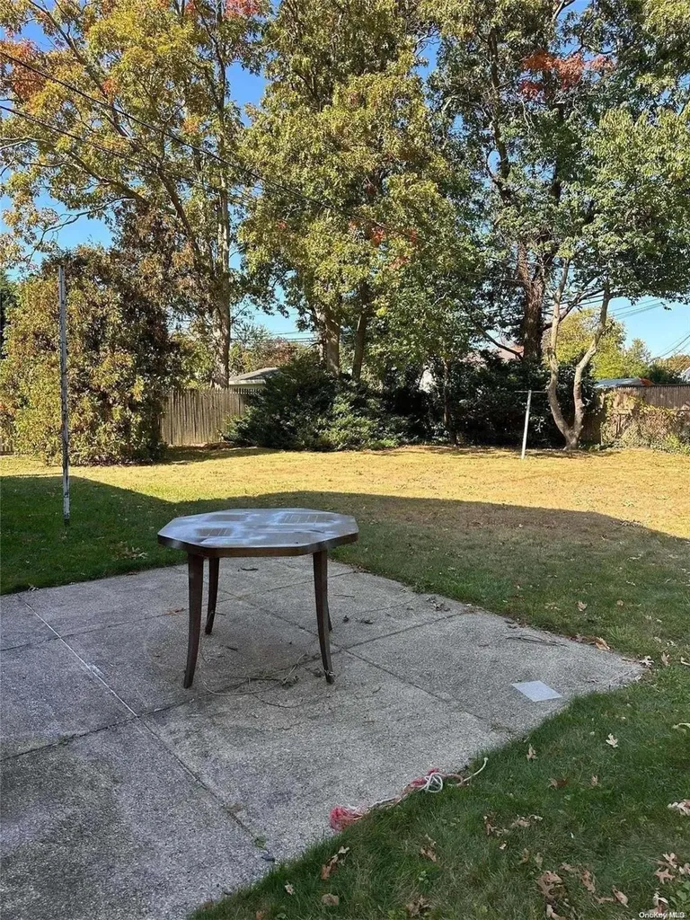 111 Argyle Drive East Islip NY 11730