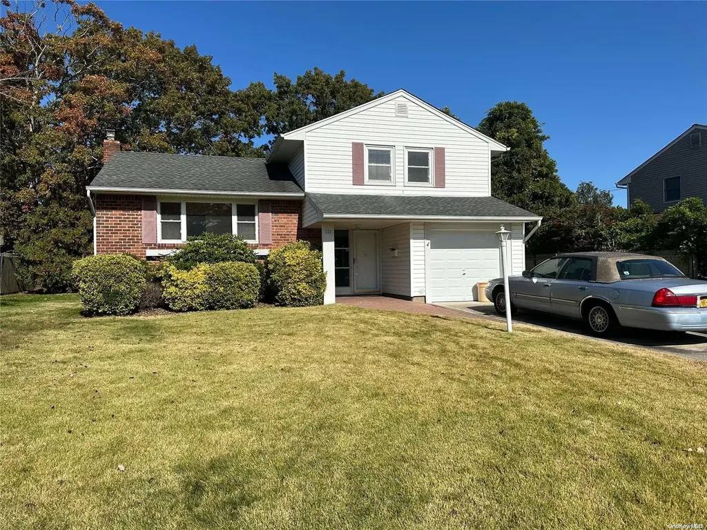 111 Argyle Drive East Islip NY 11730