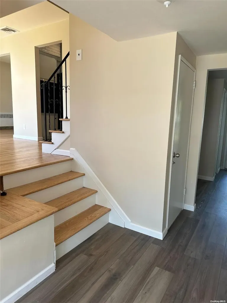 111 Argyle Drive East Islip NY 11730