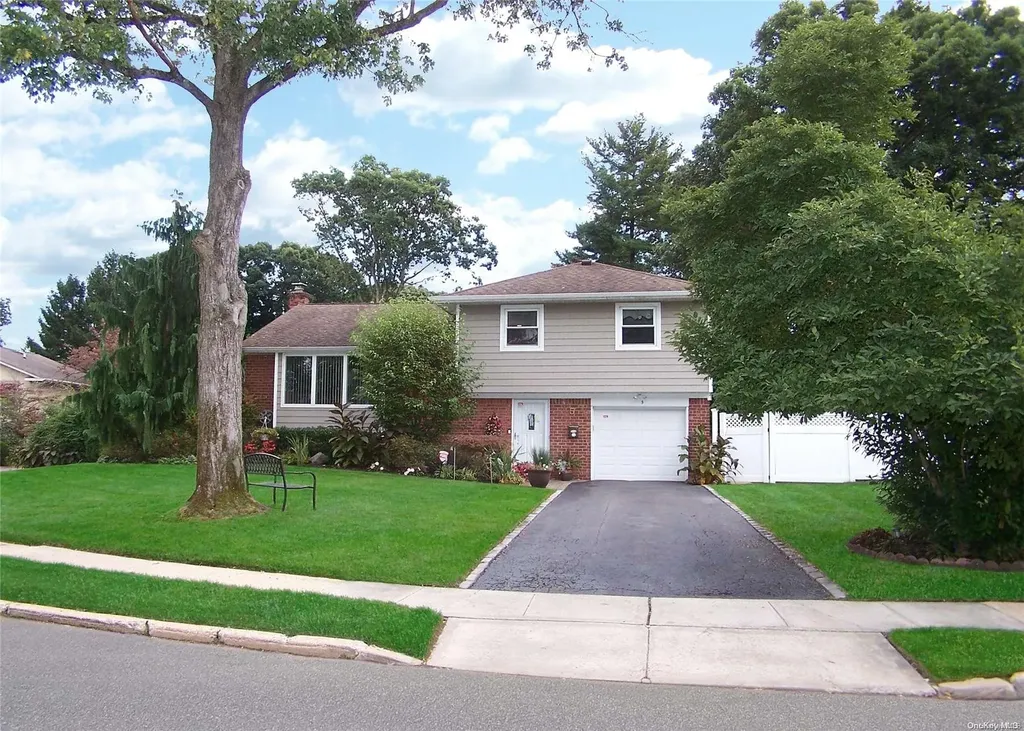 5 Rosalie Drive Plainview NY 11803