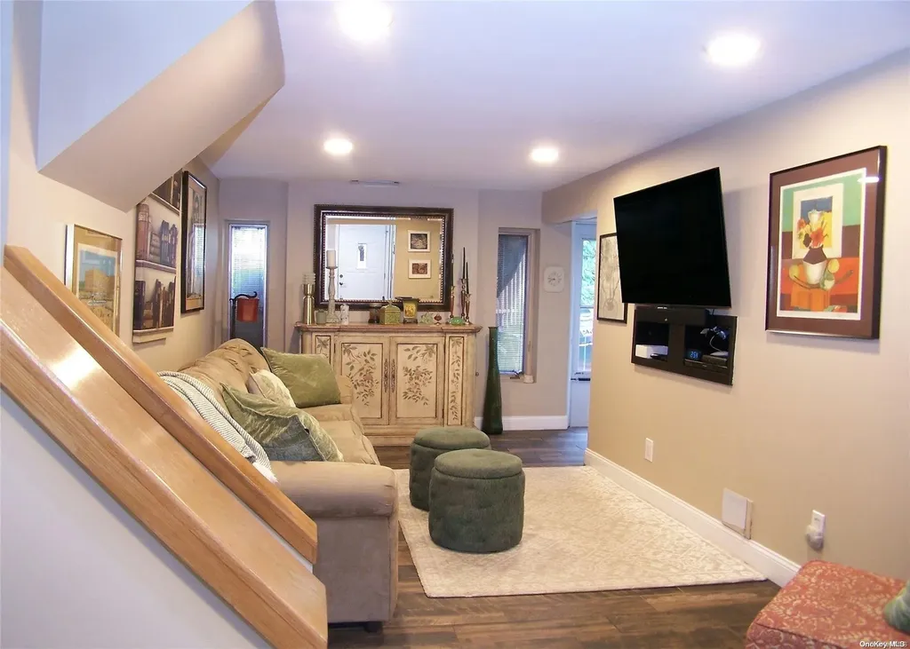 5 Rosalie Drive Plainview NY 11803