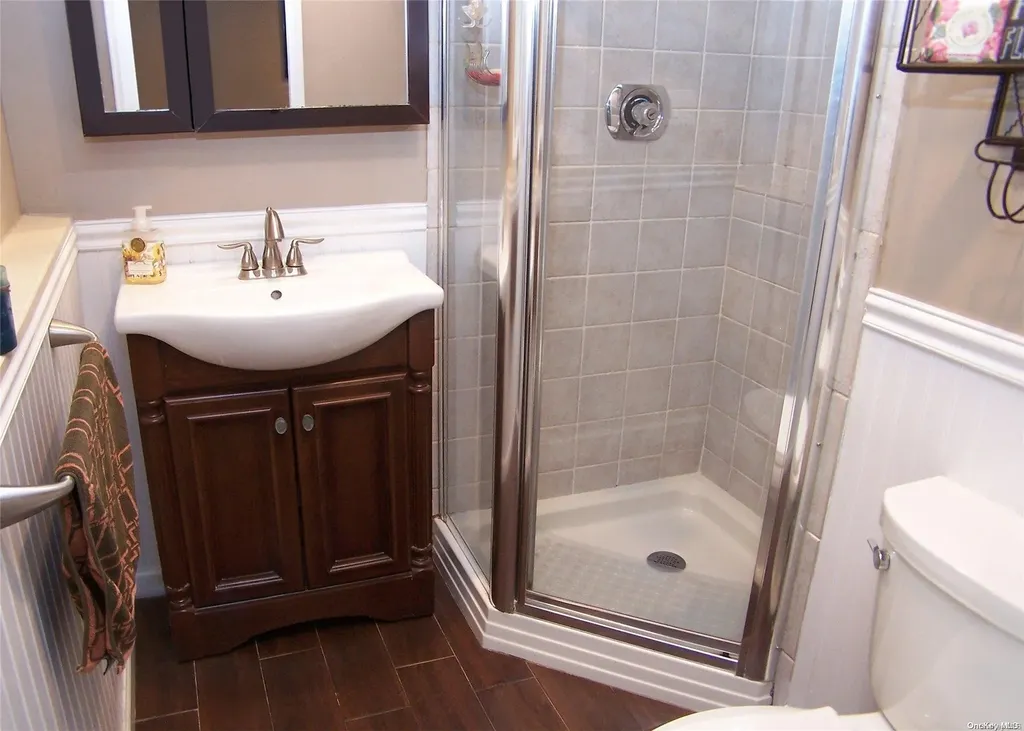 5 Rosalie Drive Plainview NY 11803