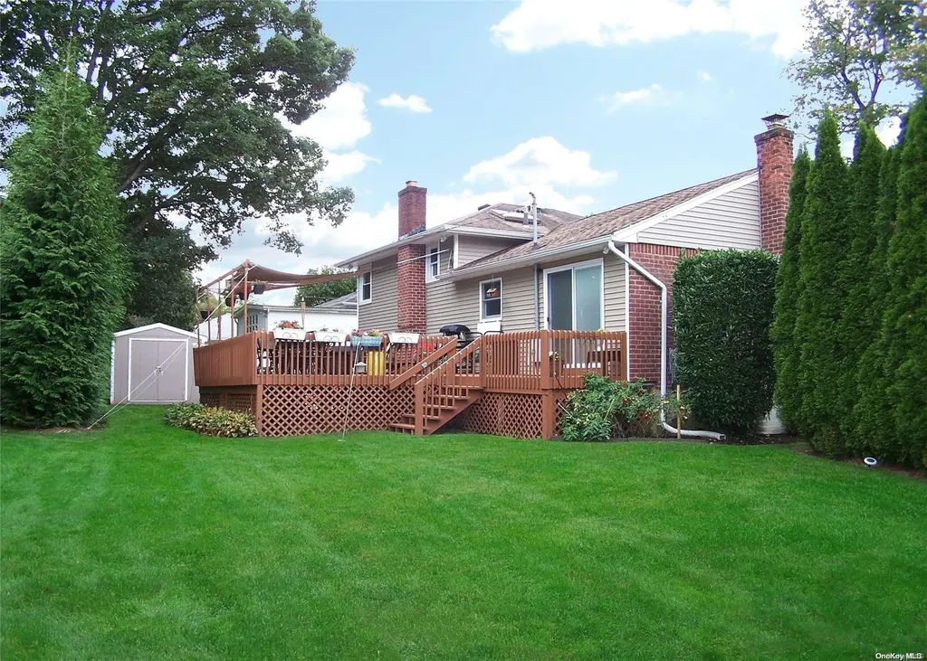 5 Rosalie Drive Plainview NY 11803