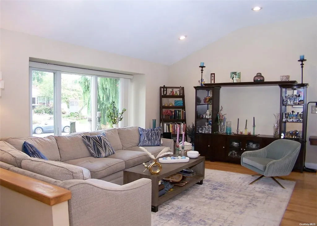 5 Rosalie Drive Plainview NY 11803