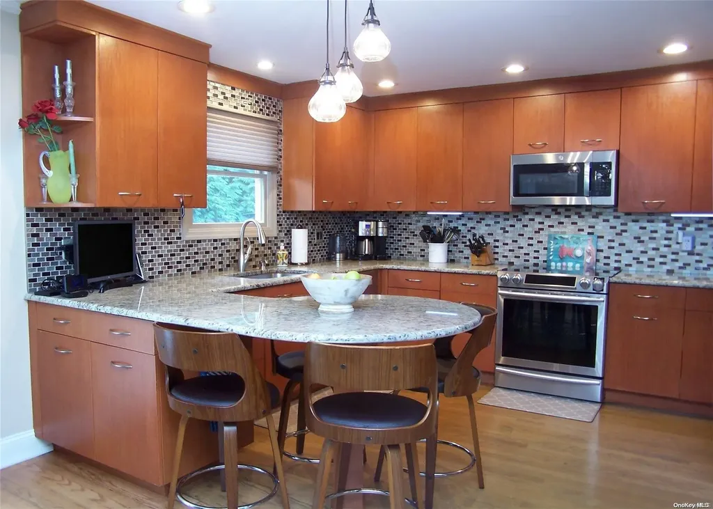 5 Rosalie Drive Plainview NY 11803