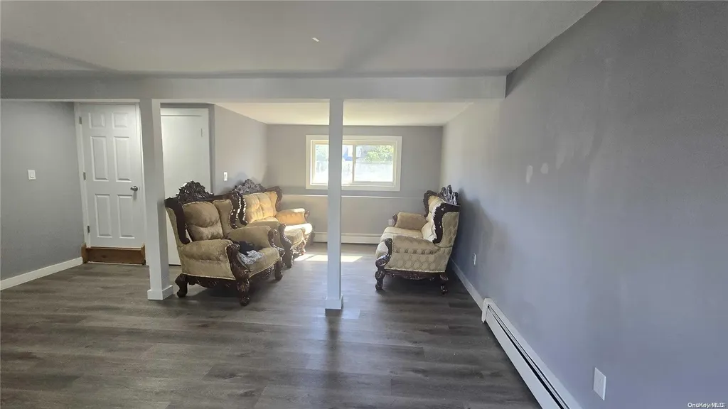 679 Commander Avenue West Babylon NY 11704