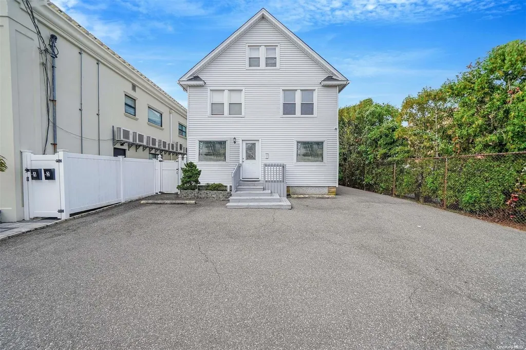 2182 Jackson Avenue Seaford NY 11783