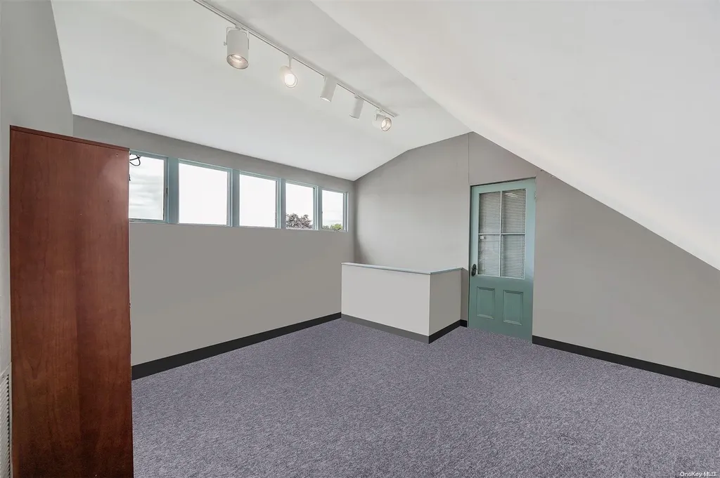 2182 Jackson Avenue Seaford NY 11783