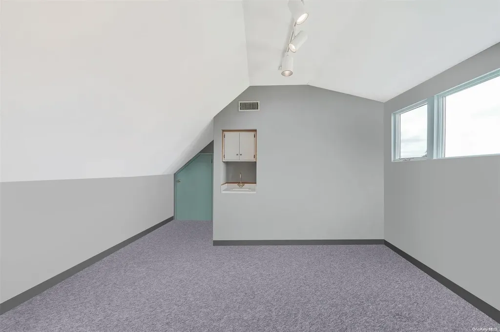 2182 Jackson Avenue Seaford NY 11783