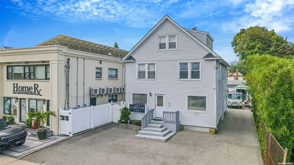 2182 Jackson Avenue Seaford NY 11783