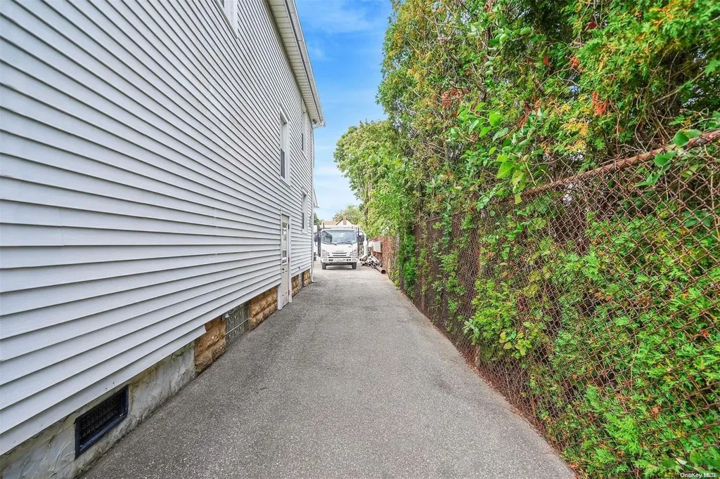 2182 Jackson Avenue Seaford NY 11783